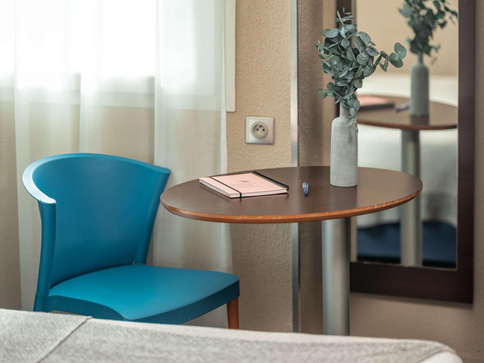Ibis Styles Fontenay Exterior foto